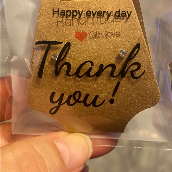 Different Design earrings - Picture 8 of 10